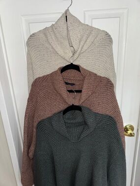 Denver Hayes Ribbed Cowl & Turtleneck Sweater Trio - Cream, Mauve, Charcoal